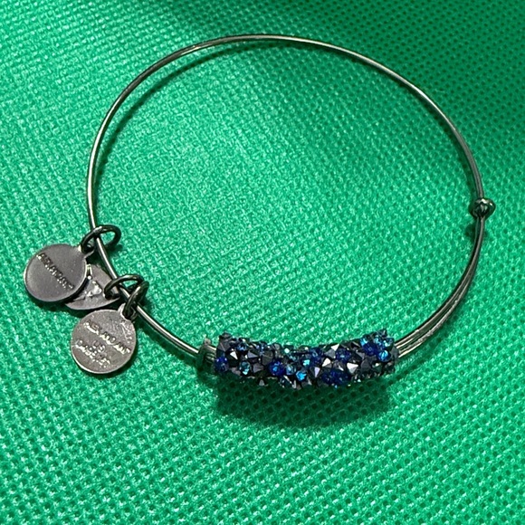 AlexandAni mermaid tail fine rocks midnight silver bracelet - Picture 7 of 8